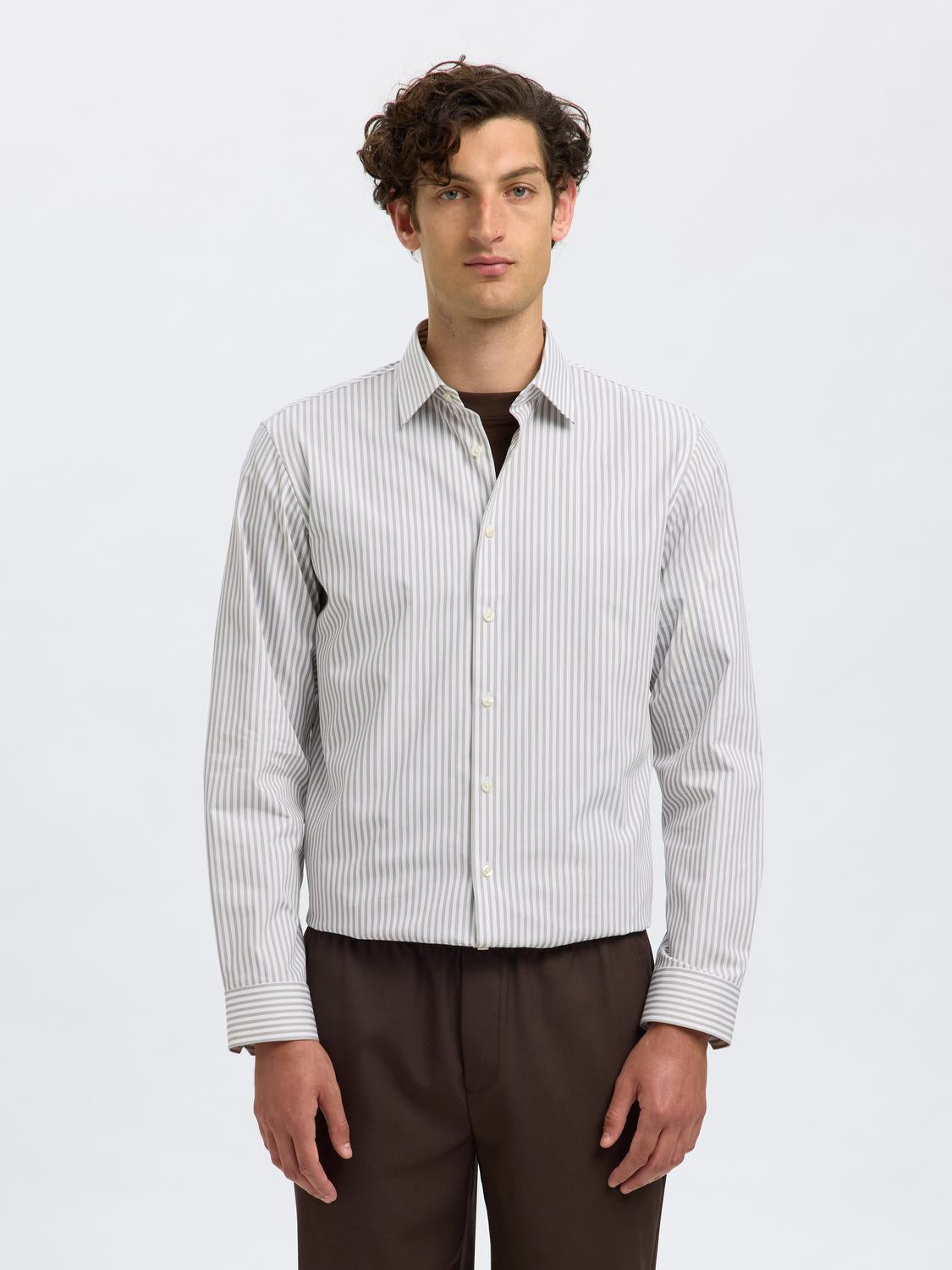 model_shot-front